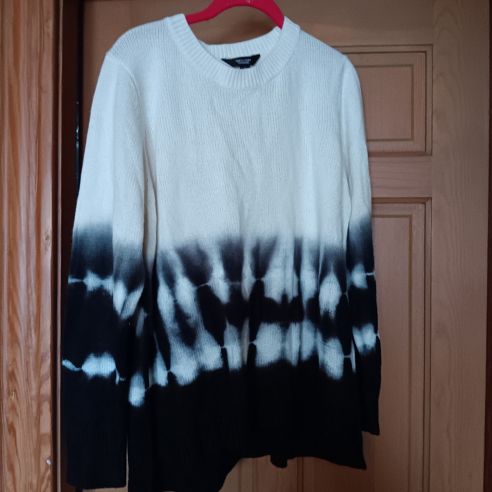 Women's Black and White Tie-Dye Sweater